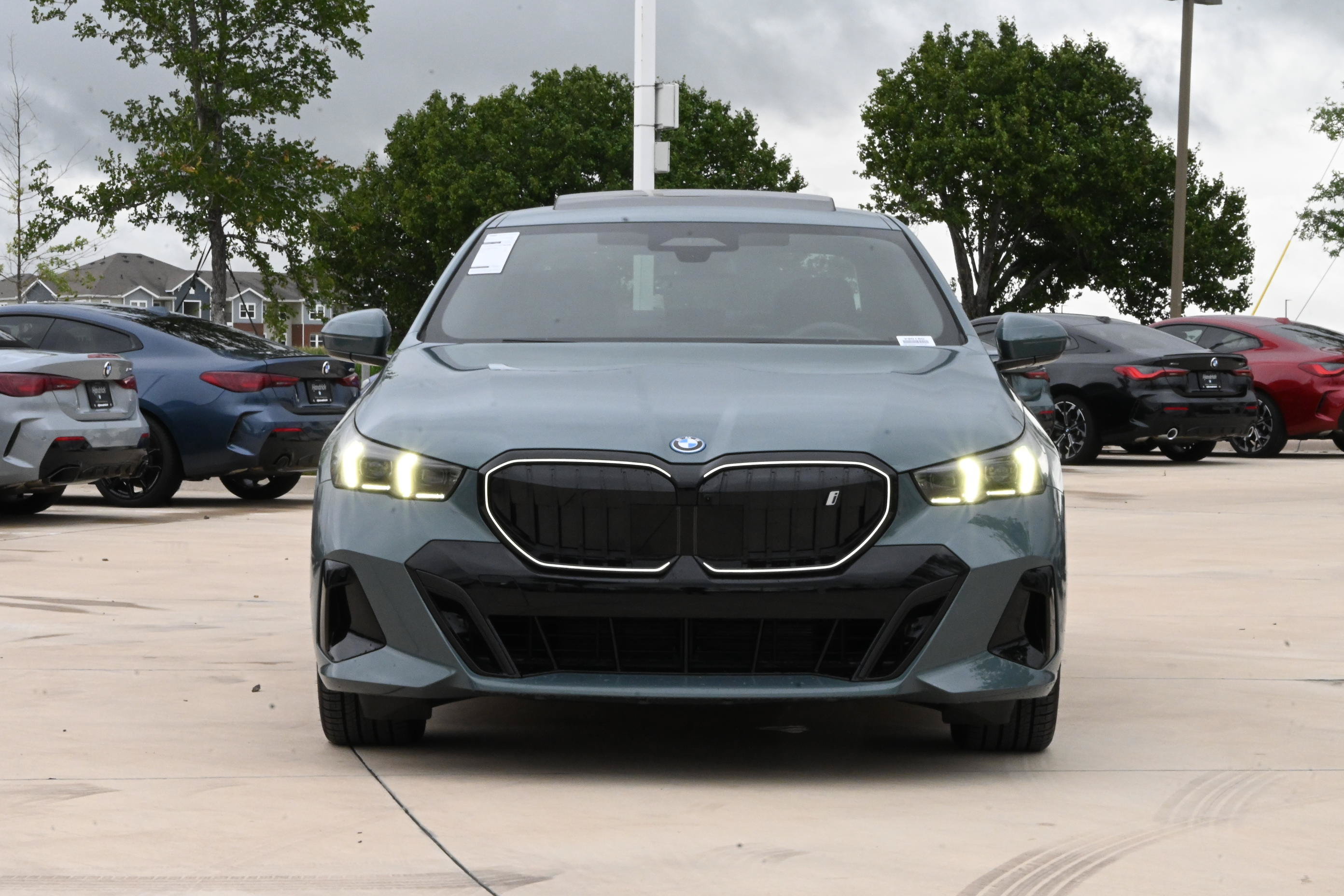 New 2027 BMW i5 eDrive40 w/ M Sport Package RWD image 2
