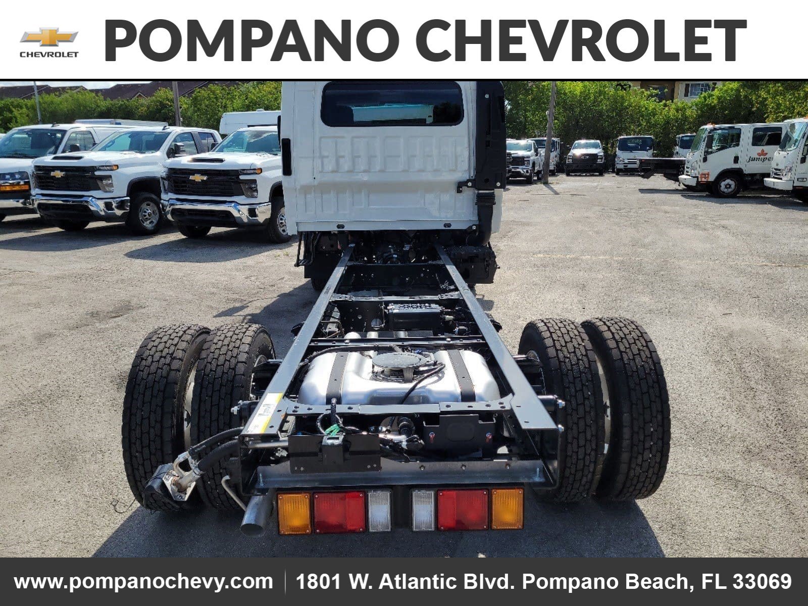 Used 2025 Chevrolet Low Cab Forward image 8
