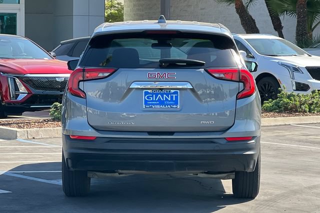 Used 2020 GMC Terrain SLE w/ LPO, Floor Liner Package AWD/4WD image 5