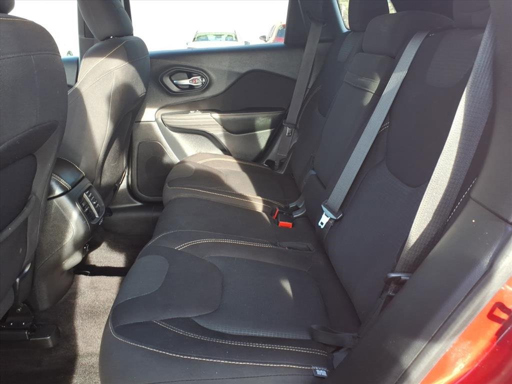Used 2017 Jeep Cherokee Latitude w/ Safety/Convenience Group image 13