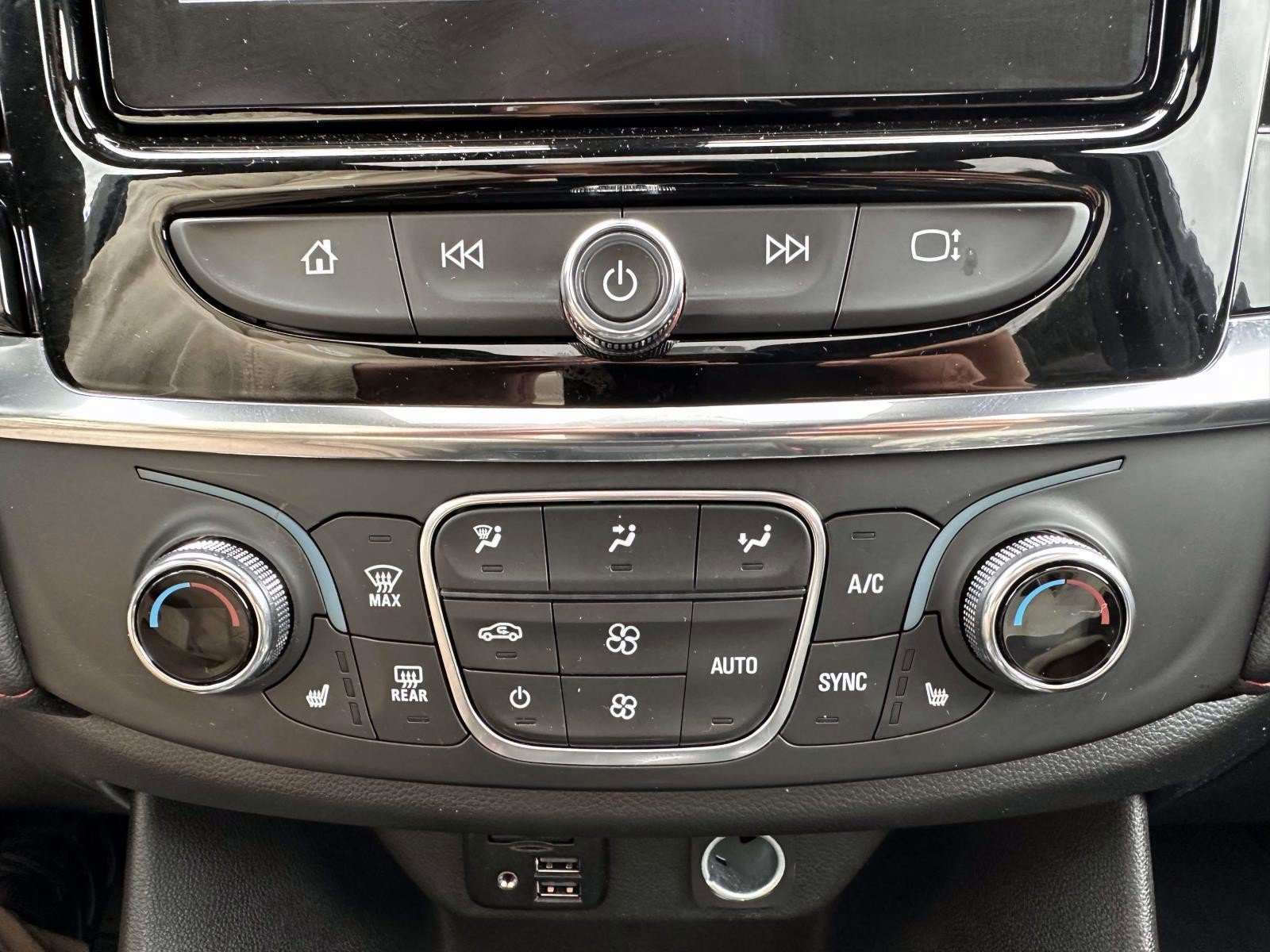 Used 2023 Chevrolet Traverse RS AWD/4WD image 23