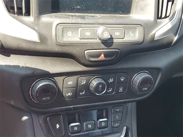 Used 2019 GMC Terrain SLE w/ Driver Convenience Package image 16