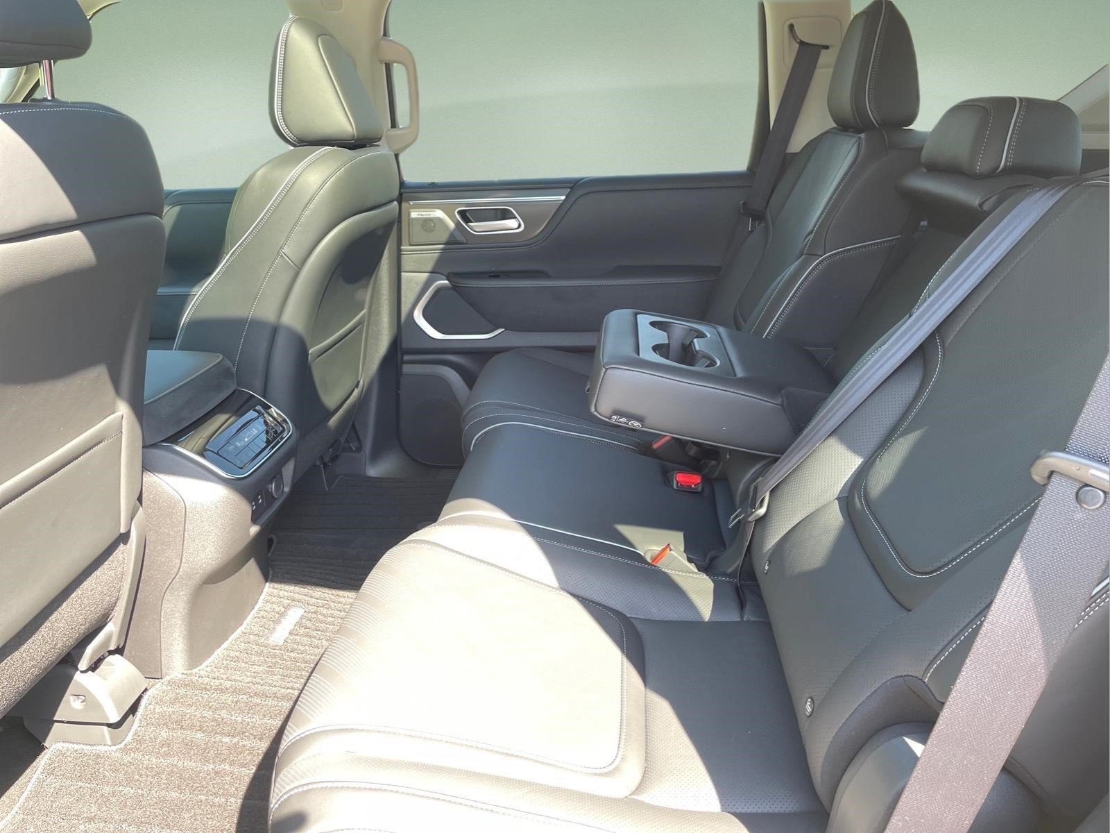 New 2026 INFINITI QX80 Luxe w/ Cargo Package RWD image 18