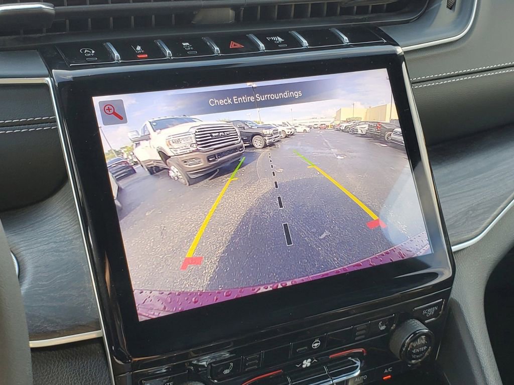 Used 2024 Jeep Grand Cherokee Limited image 21