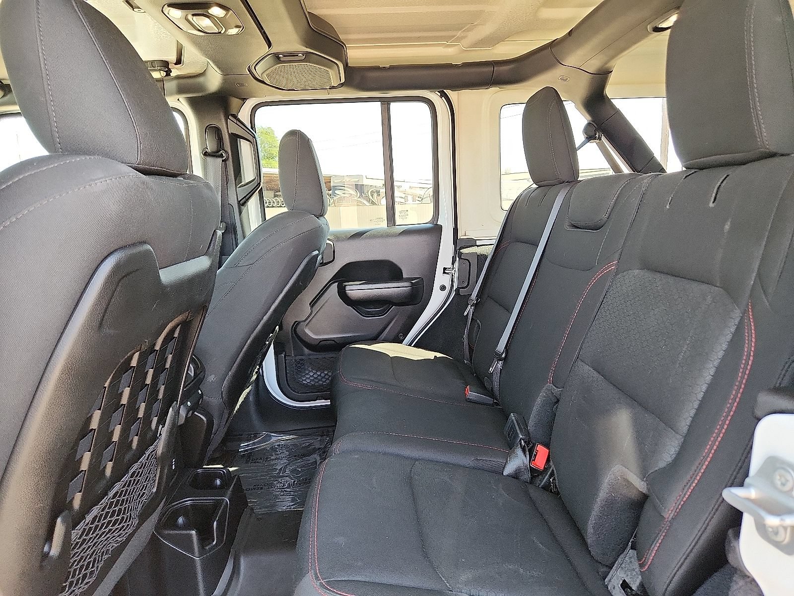 Used 2021 Jeep Wrangler Unlimited Rubicon w/ Cold Weather Group AWD/4WD image 8