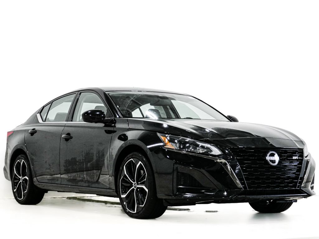 Used 2025 Nissan Altima 2.5 SR FWD image 1