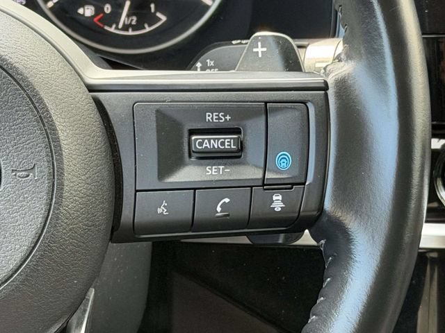 Used 2025 Nissan Pathfinder SV FWD image 23