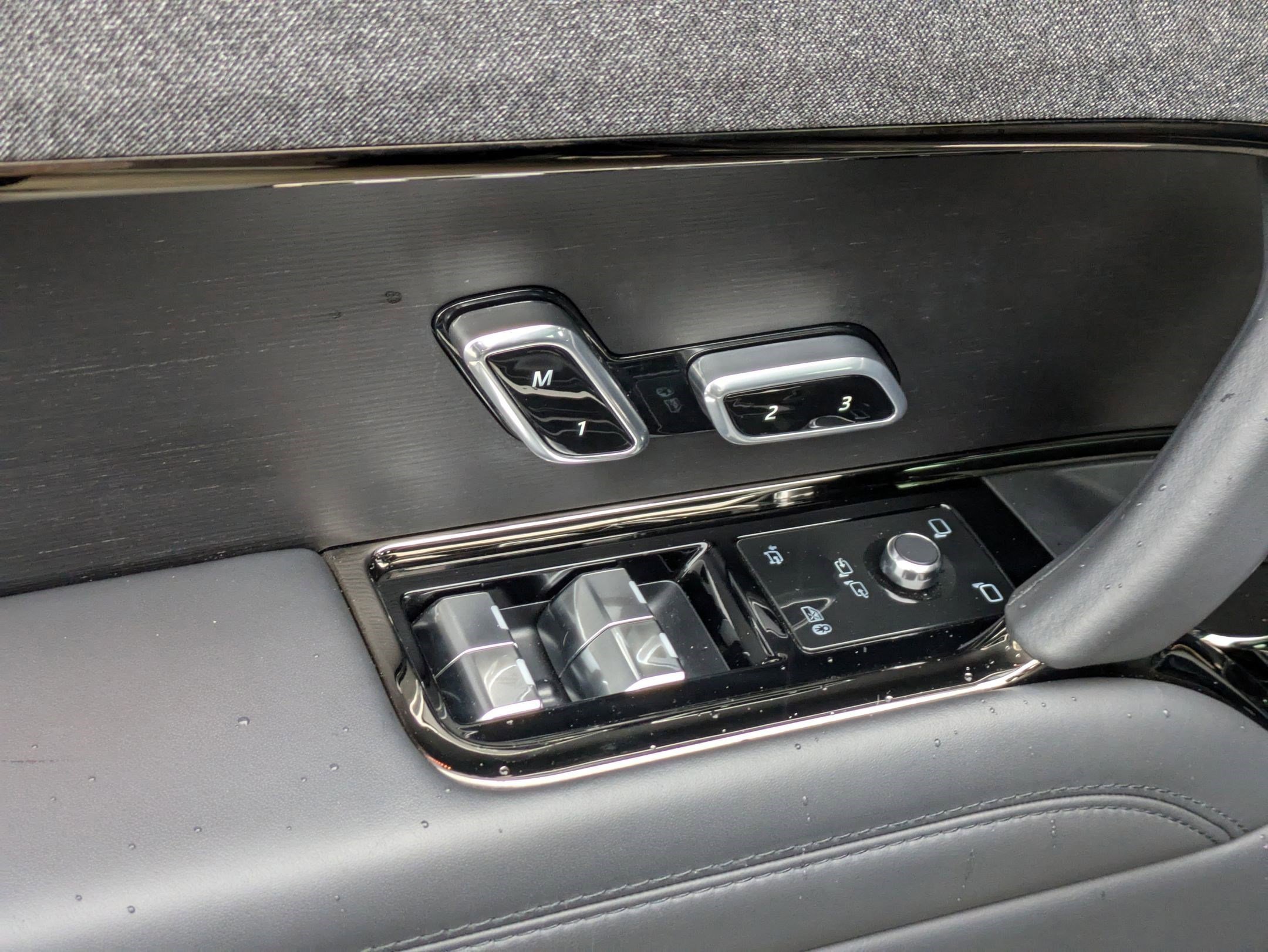 Used 2024 Land Rover Range Rover Sport SE image 11