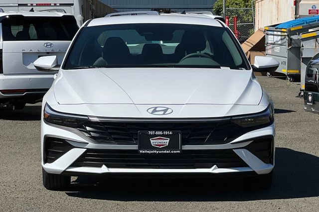 New 2026 Hyundai Elantra SE image 3