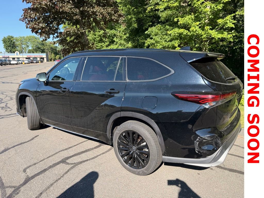 Used 2023 Toyota Highlander XSE FWD image 7
