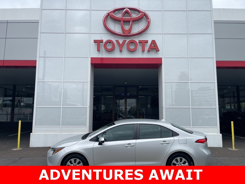 Used 2021 Toyota Corolla LE image 1