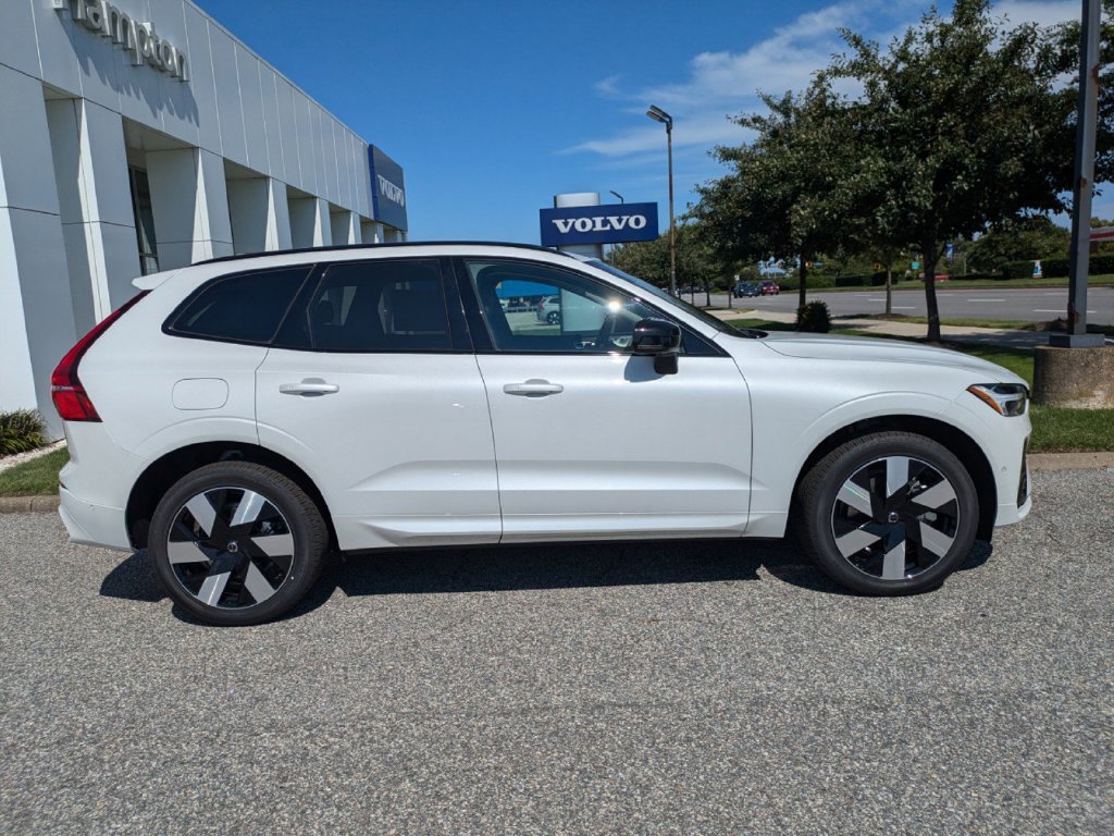 New 2025 Volvo XC60 T8 Plus w/ Protection Package Premier AWD/4WD image 3