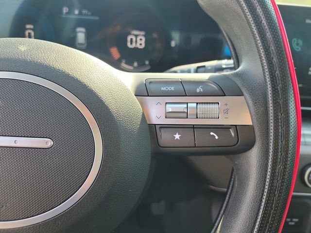 Used 2025 Hyundai Kona SE AWD/4WD image 12
