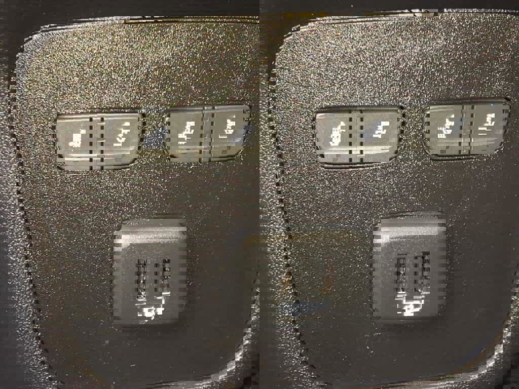 Used 2019 Chevrolet Equinox Premier image 22