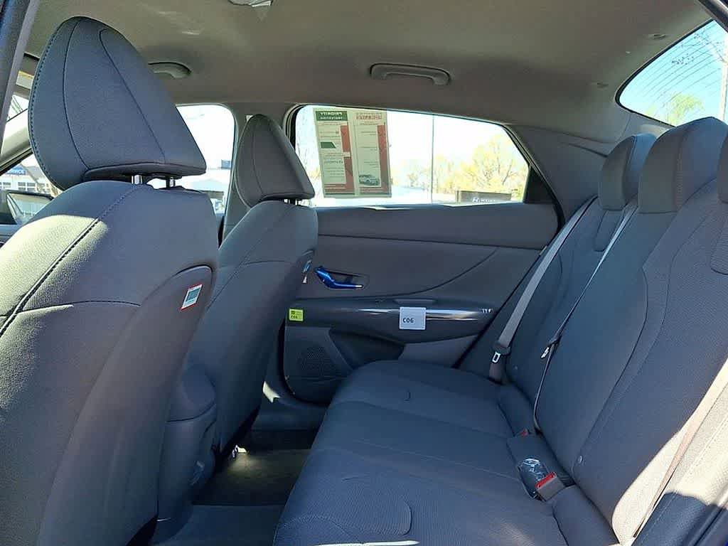 New 2026 Hyundai Elantra SE FWD image 9