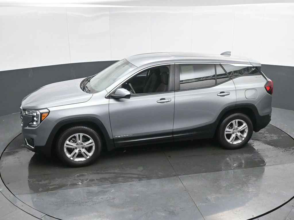 Used 2024 GMC Terrain SLE image 41