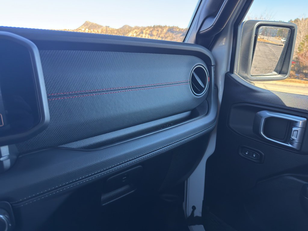 Used 2025 Jeep Wrangler Unlimited Rubicon image 27