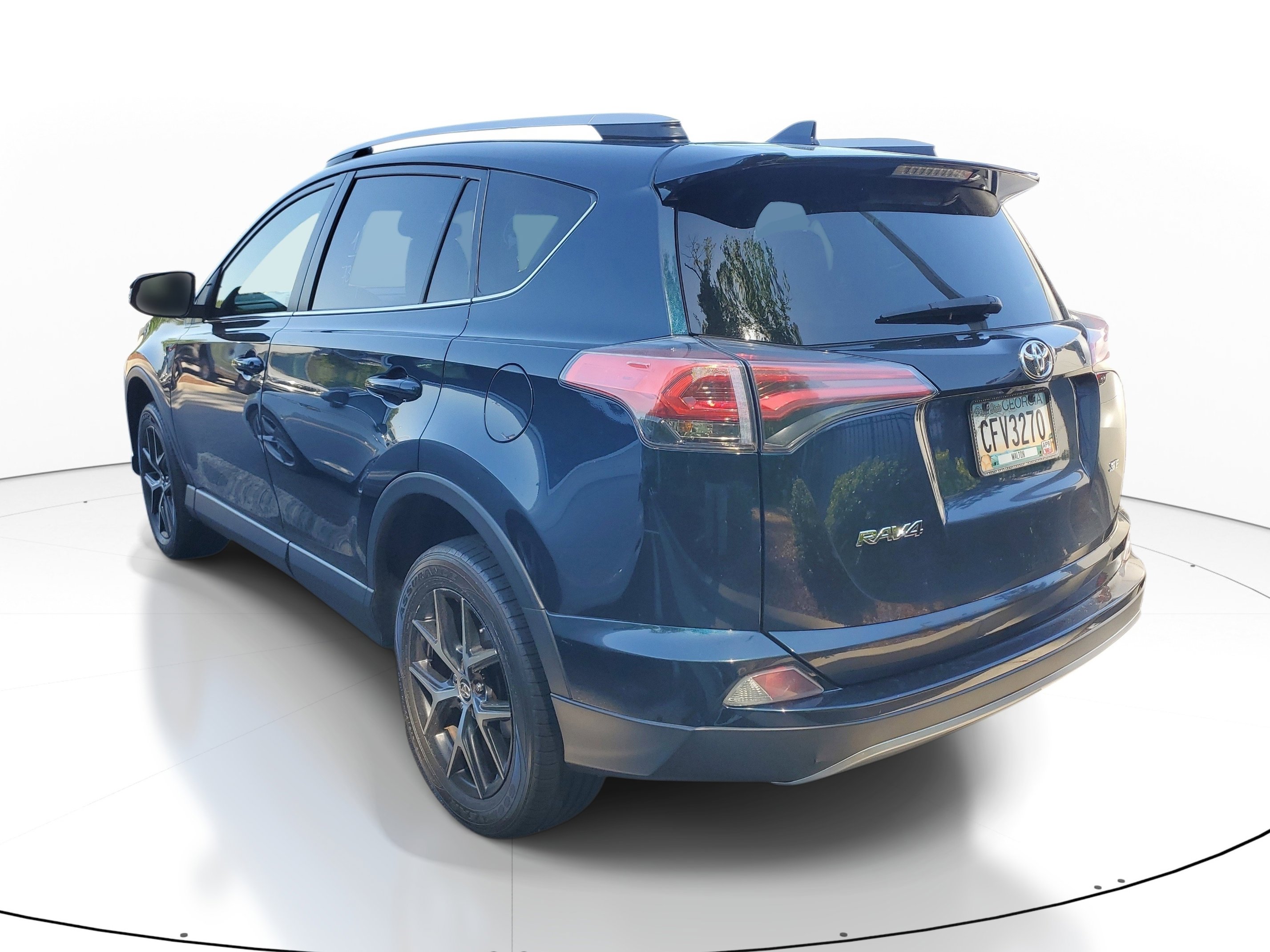 Used 2018 Toyota RAV4 SE w/ Power Extra Value Package image 8