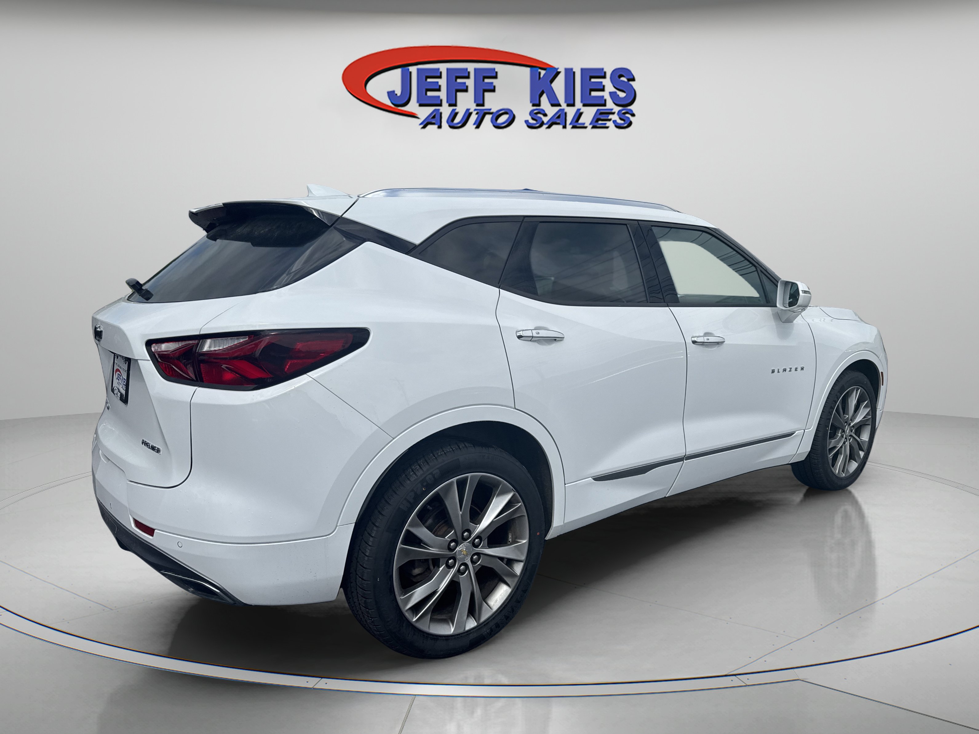 Used 2019 Chevrolet Blazer Premier w/ Sun and Wheels Package AWD/4WD image 5