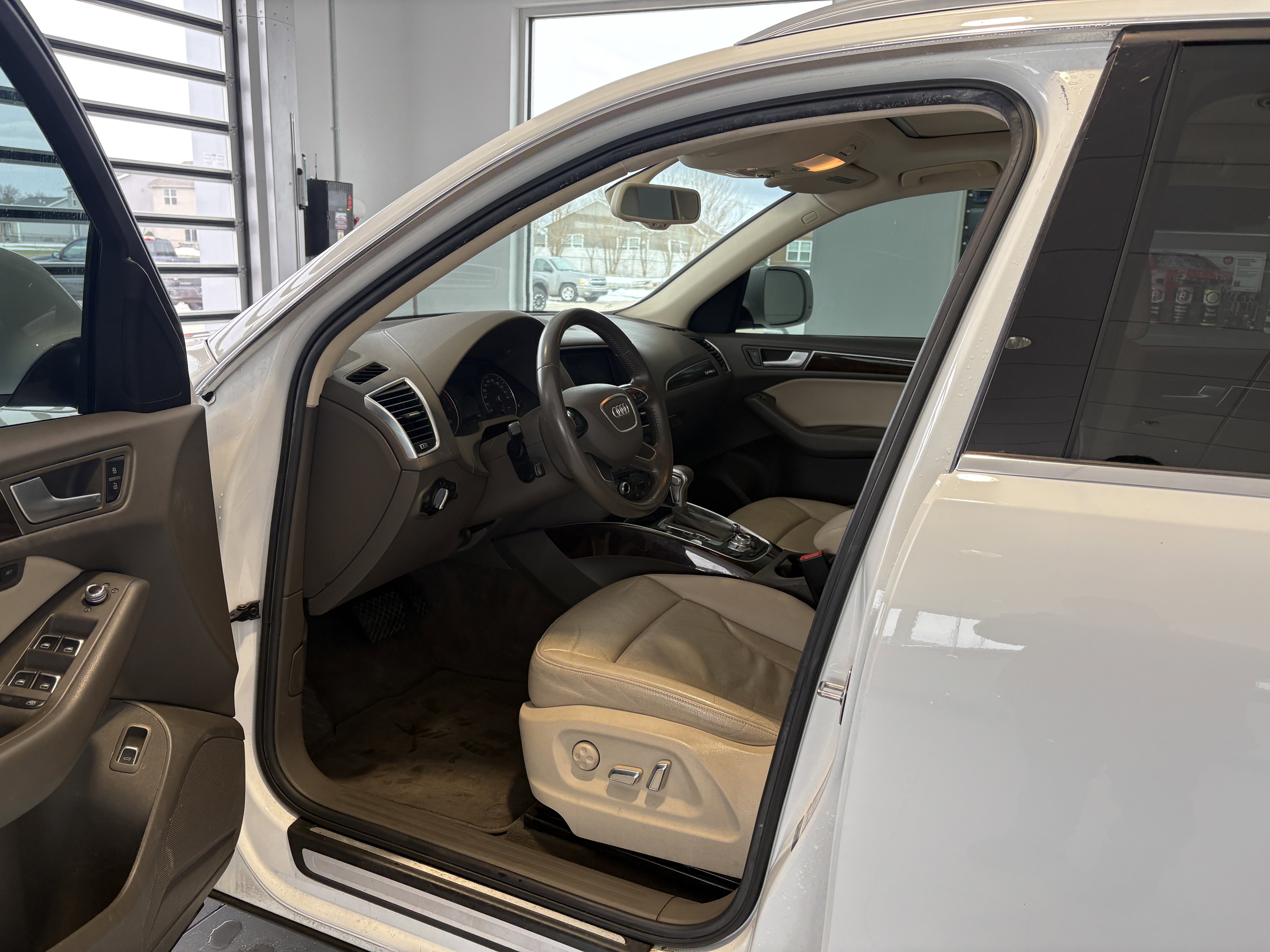 Used 2013 Audi Q5 2.0T Premium Plus w/ Premium Plus Pkg image 9