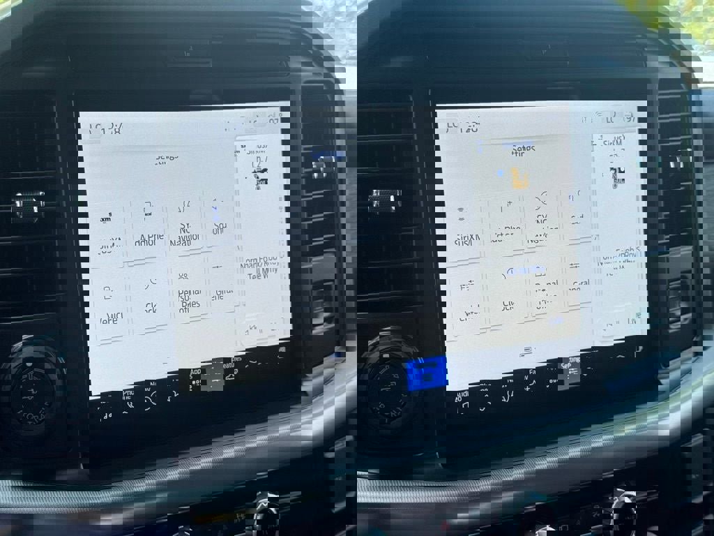 New 2025 Ford F150 Lariat w/ Equipment Group 501A Mid image 24