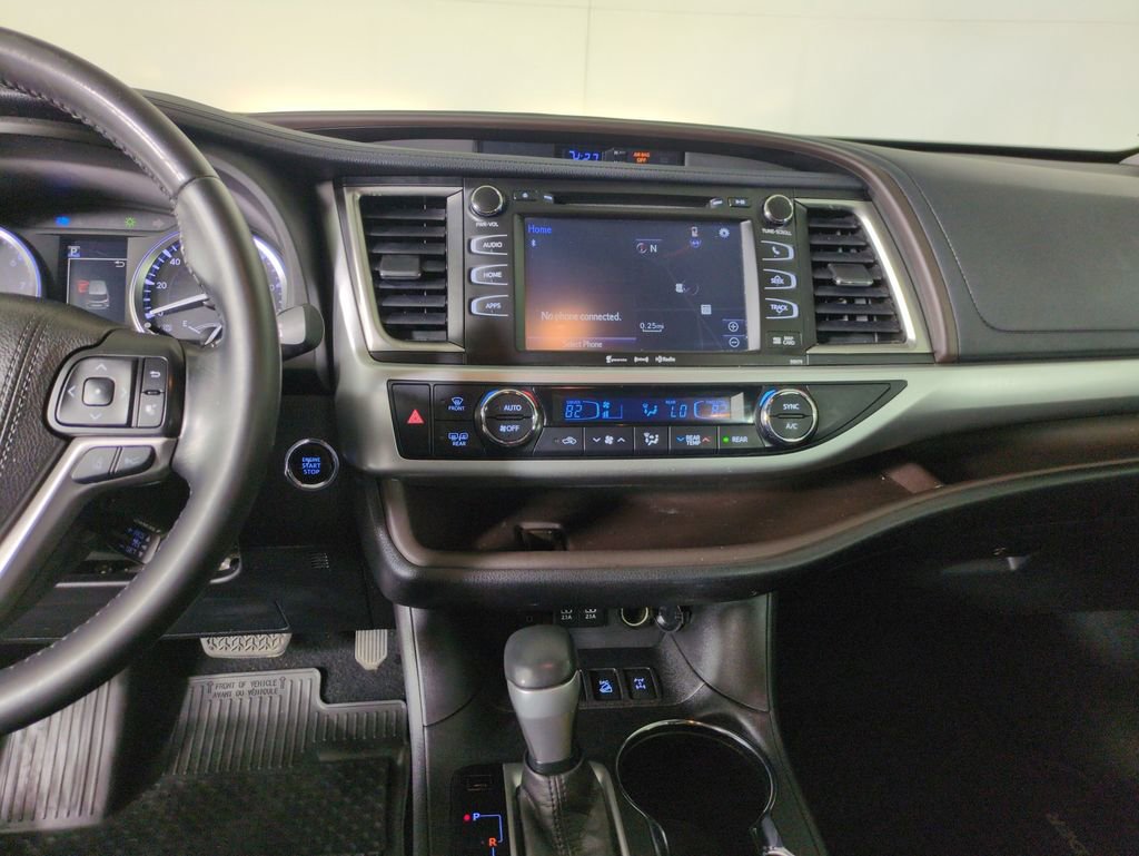 Used 2017 Toyota Highlander XLE w/ Protection Package #3 image 19
