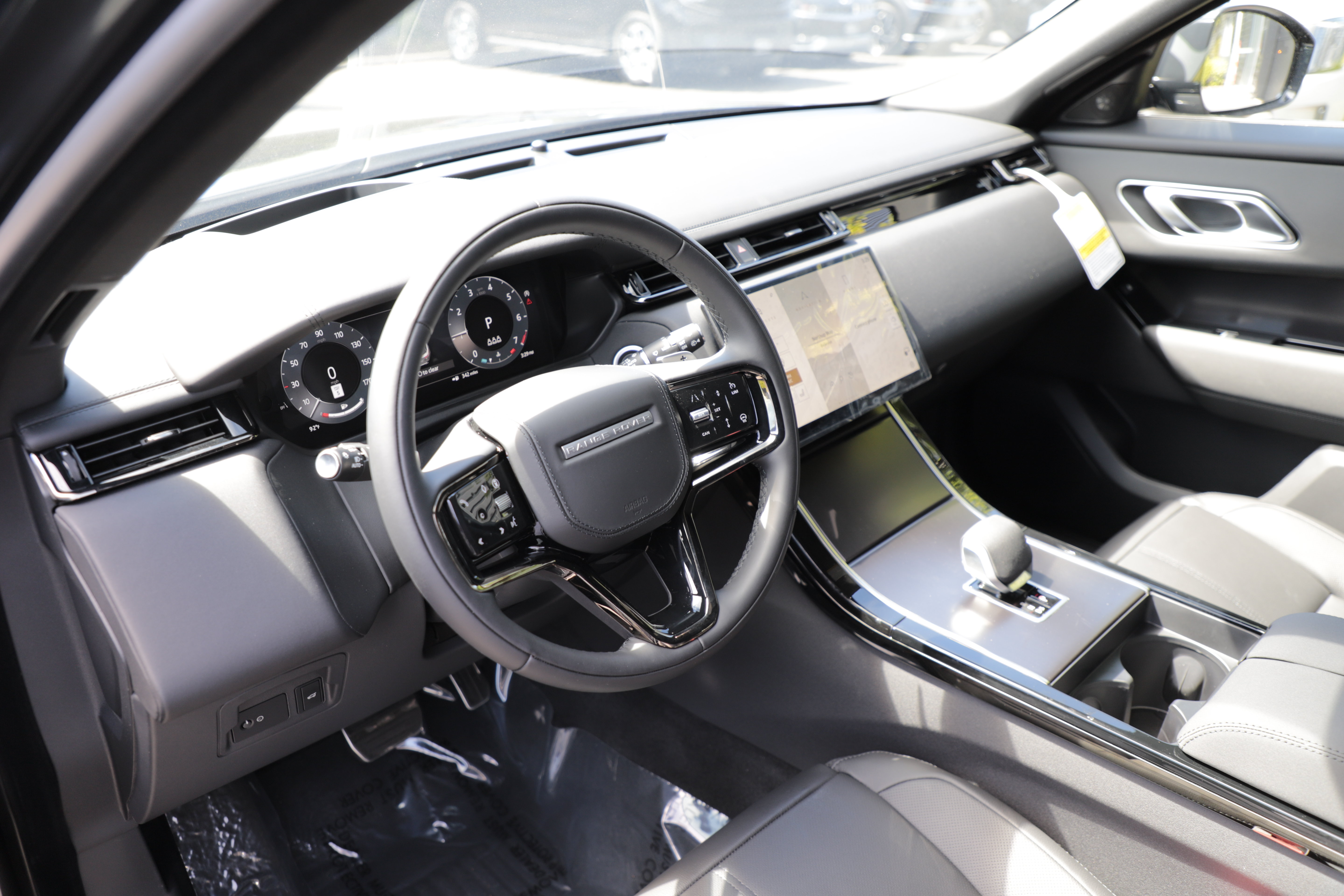 New 2026 Land Rover Range Rover Velar Dynamic SE AWD/4WD image 20