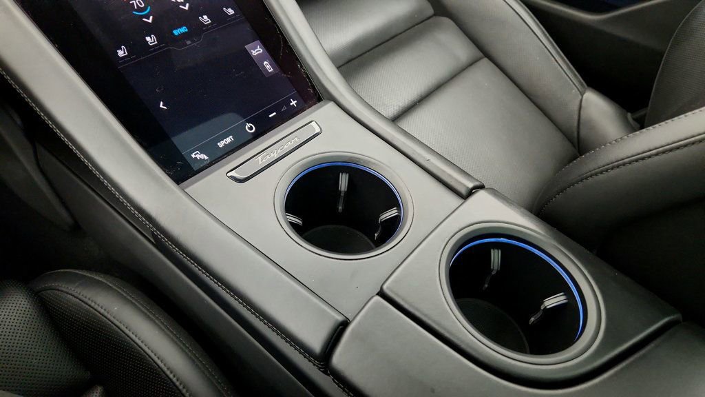 Used 2020 Porsche Taycan image 17