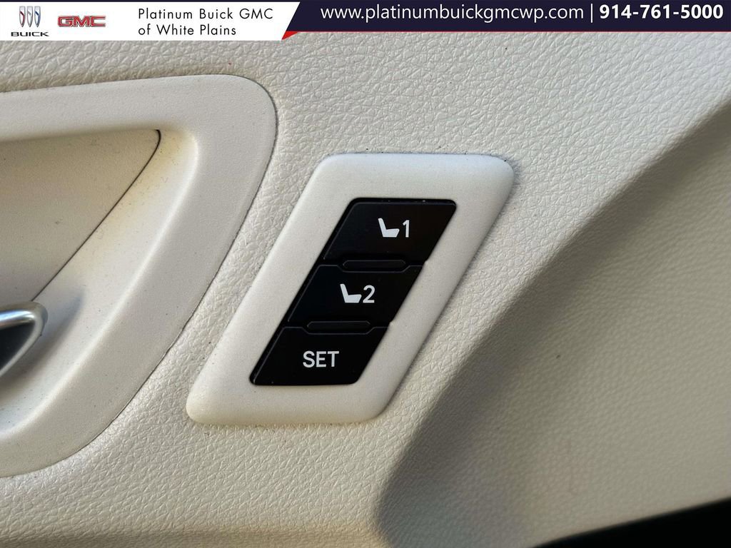 Used 2022 Toyota Sienna Platinum image 17