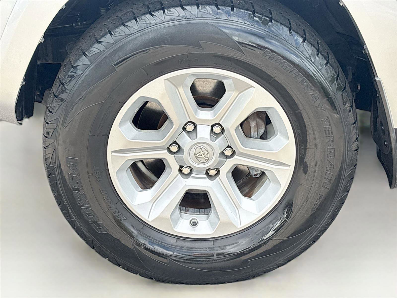 Used 2014 Toyota 4Runner SR5 Premium image 31