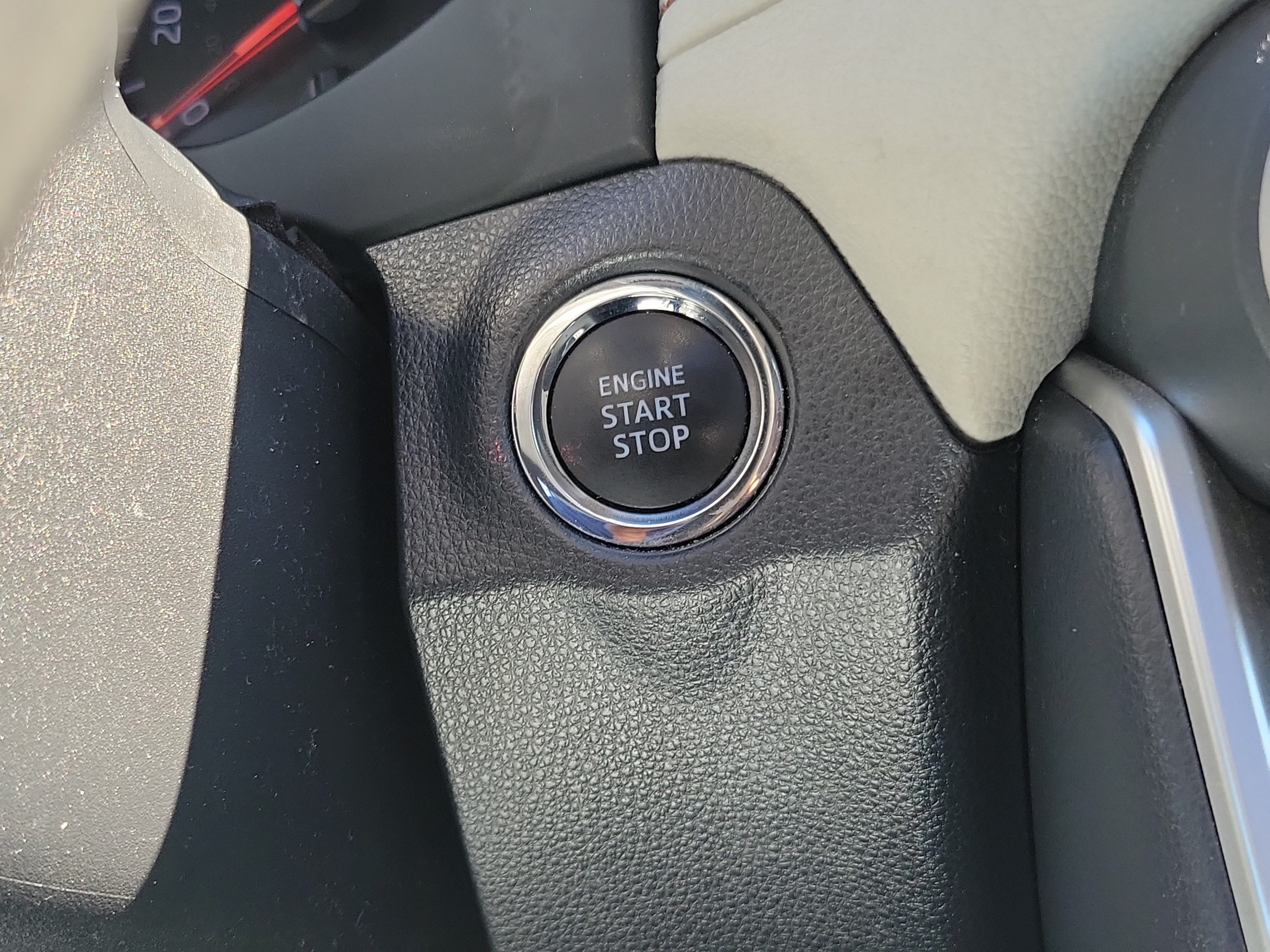Certified 2019 Toyota RAV4 XLE Premium FWD image 26