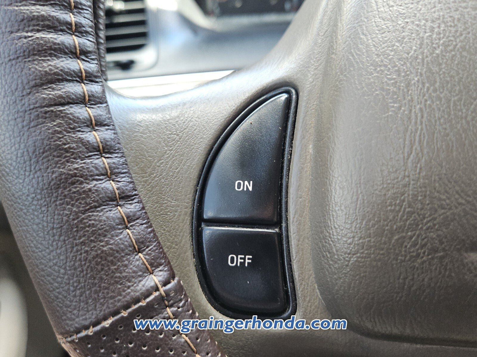 Used 2000 Ford Crown Victoria RWD image 19