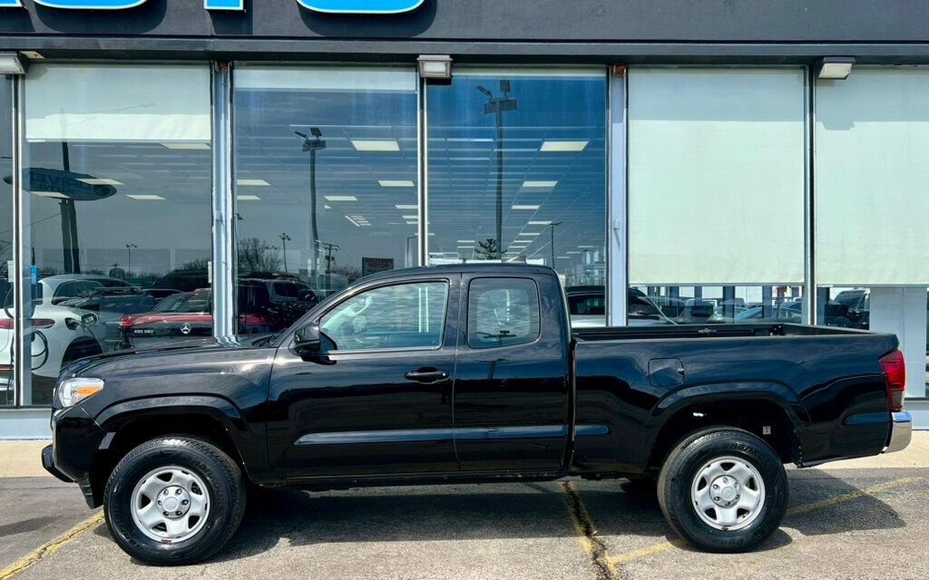 Used 2016 Toyota Tacoma SR image 25