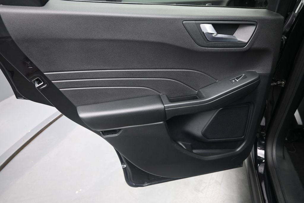 Used 2025 Ford Escape Platinum AWD/4WD image 13