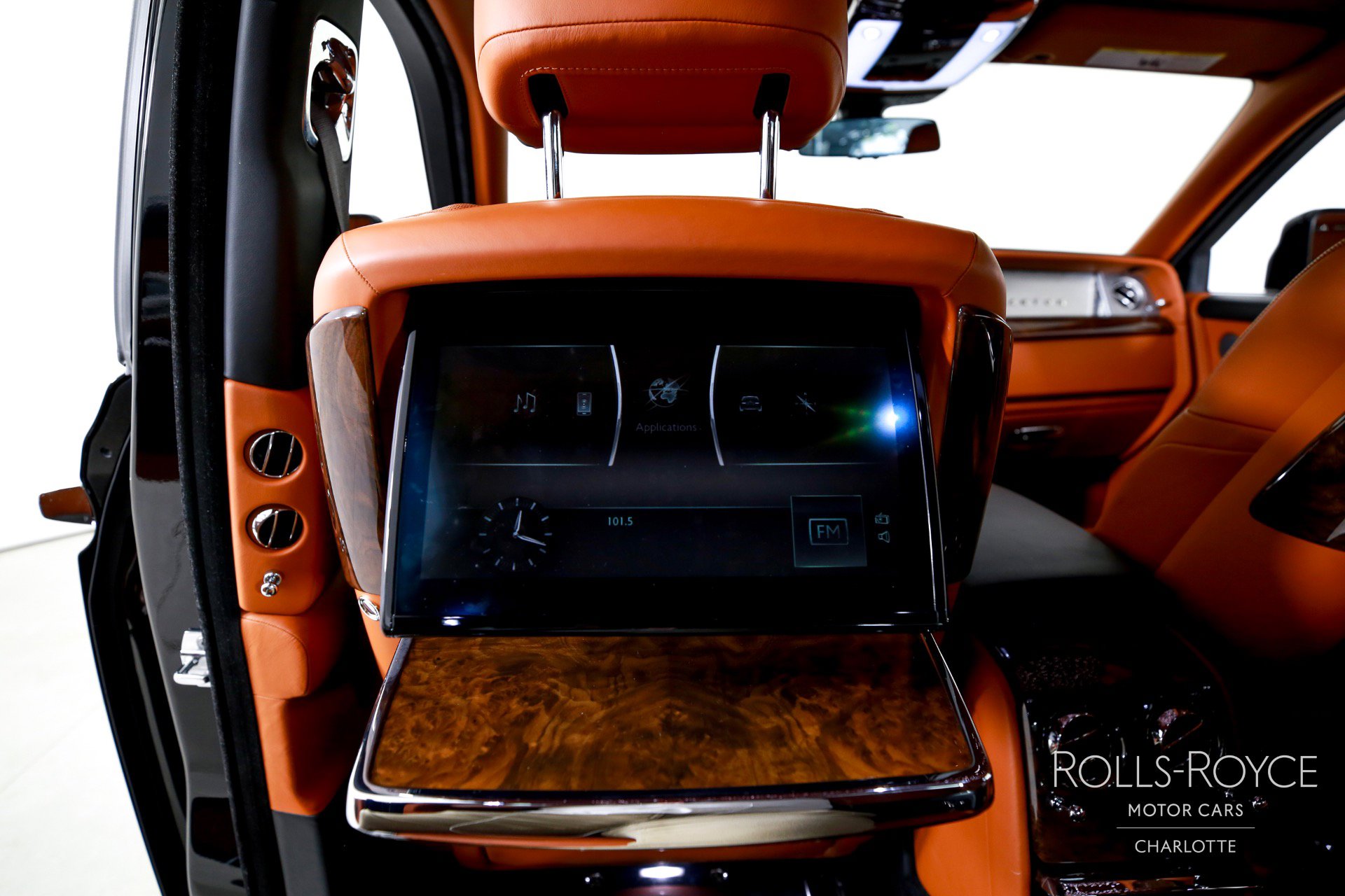 Used 2018 Rolls-Royce Phantom Sedan image 21