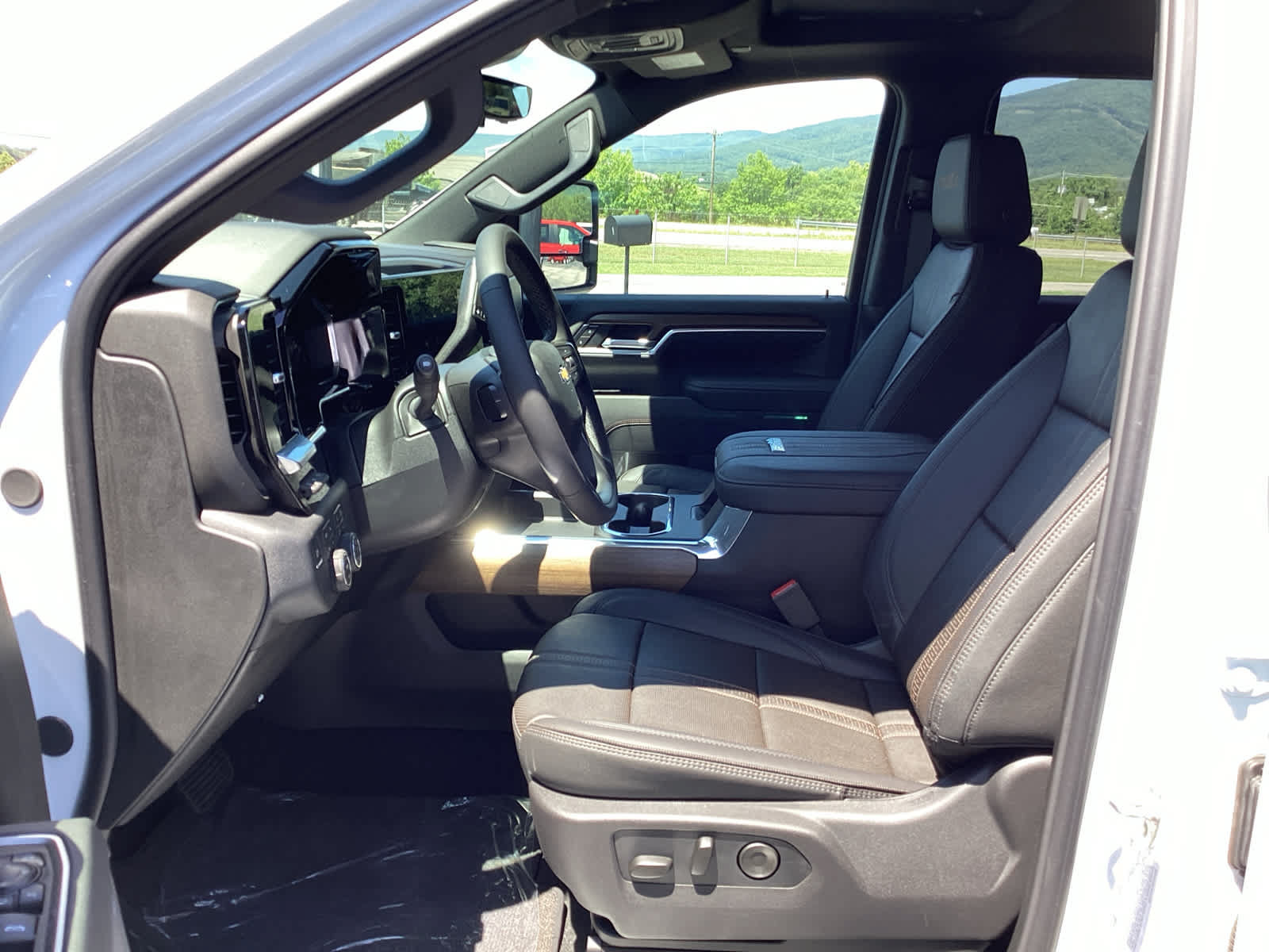 New 2026 Chevrolet Silverado 3500 High Country w/ Technology Package AWD/4WD image 6