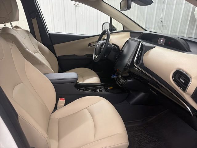 Used 2019 Toyota Prius Limited w/ Premium Convenience Package FWD image 22
