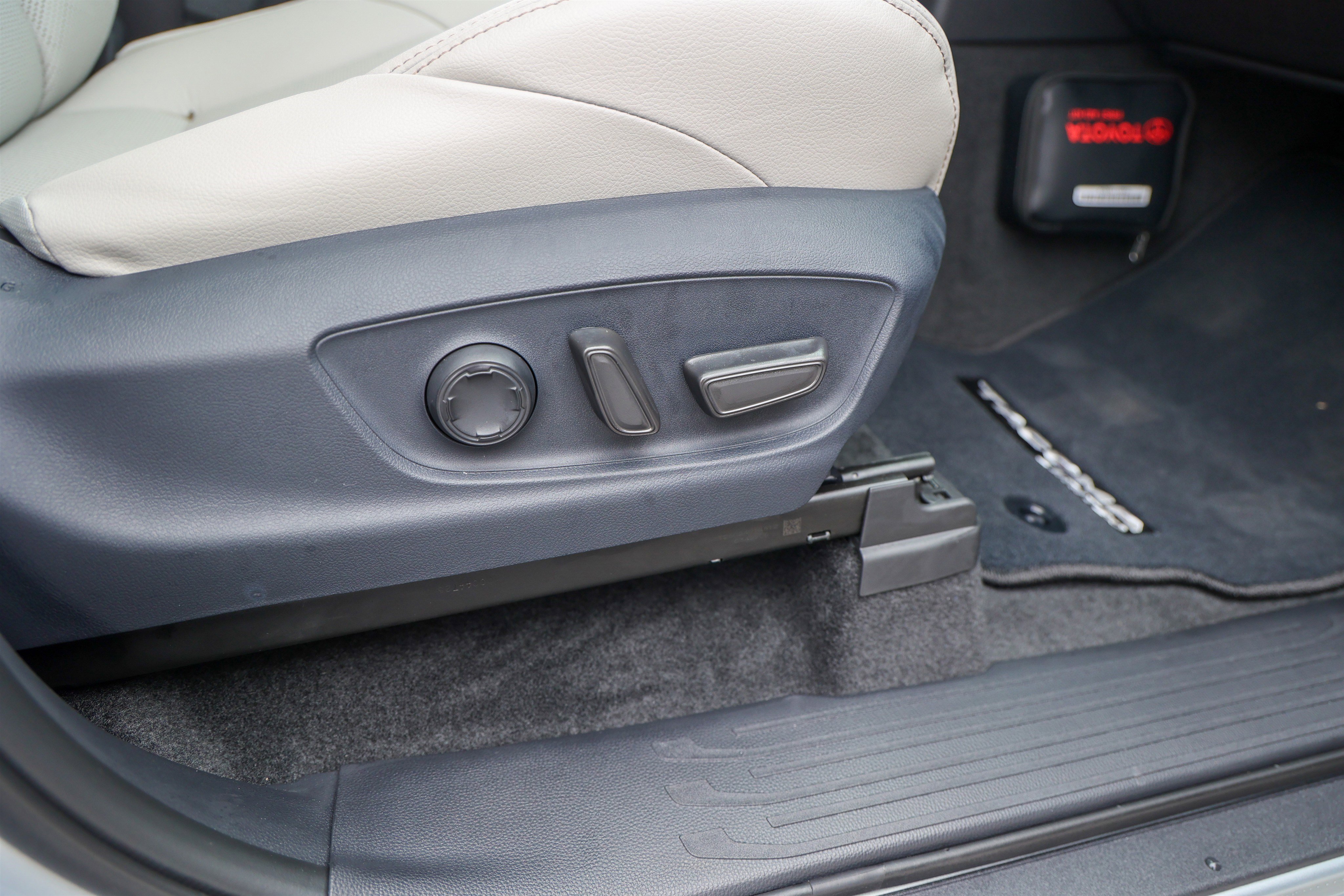 Certified 2026 Toyota Tacoma Limited AWD/4WD image 48