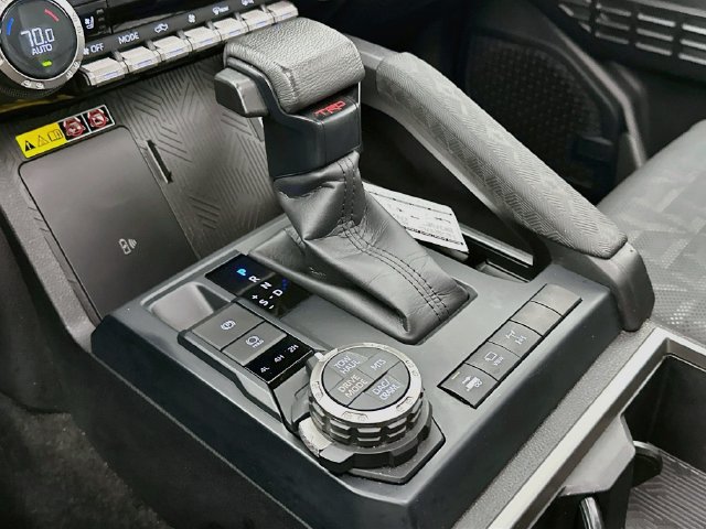 Used 2024 Toyota Tacoma TRD Off-Road w/ TRD Off Road Premium Package AWD/4WD image 27
