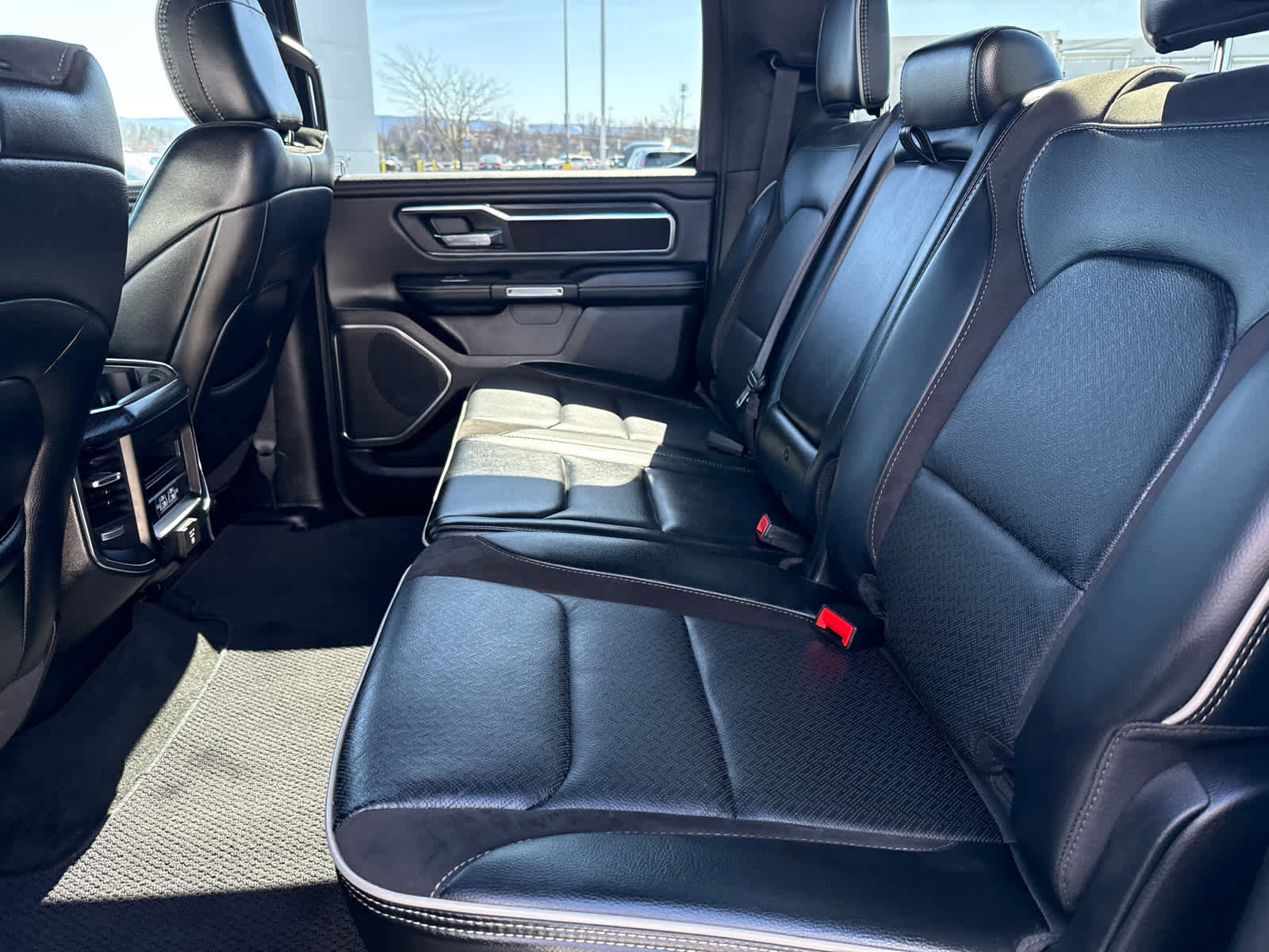 Used 2024 RAM 1500 Laramie image 40