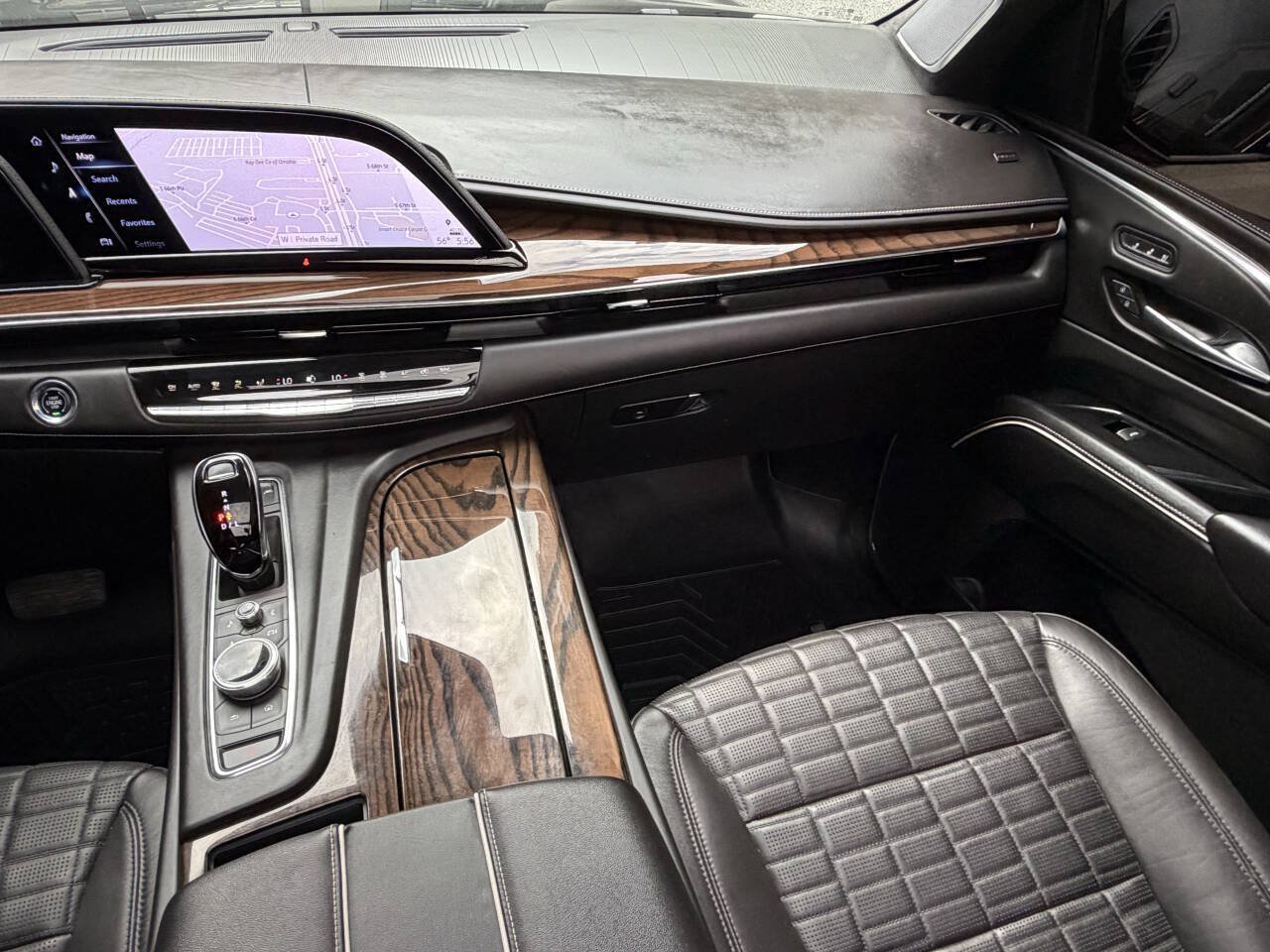 Used 2023 Cadillac Escalade ESV Sport Platinum w/ LPO, ONYX Package AWD/4WD image 26
