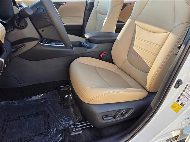 Used 2025 Toyota RAV4 XLE Premium image 16