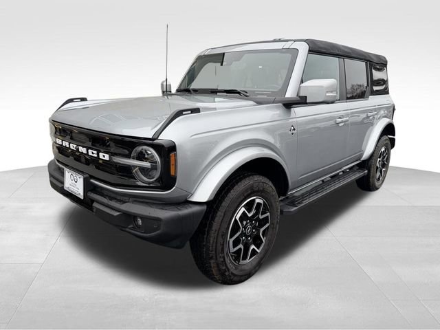 Used 2023 Ford Bronco Outer Banks image 4