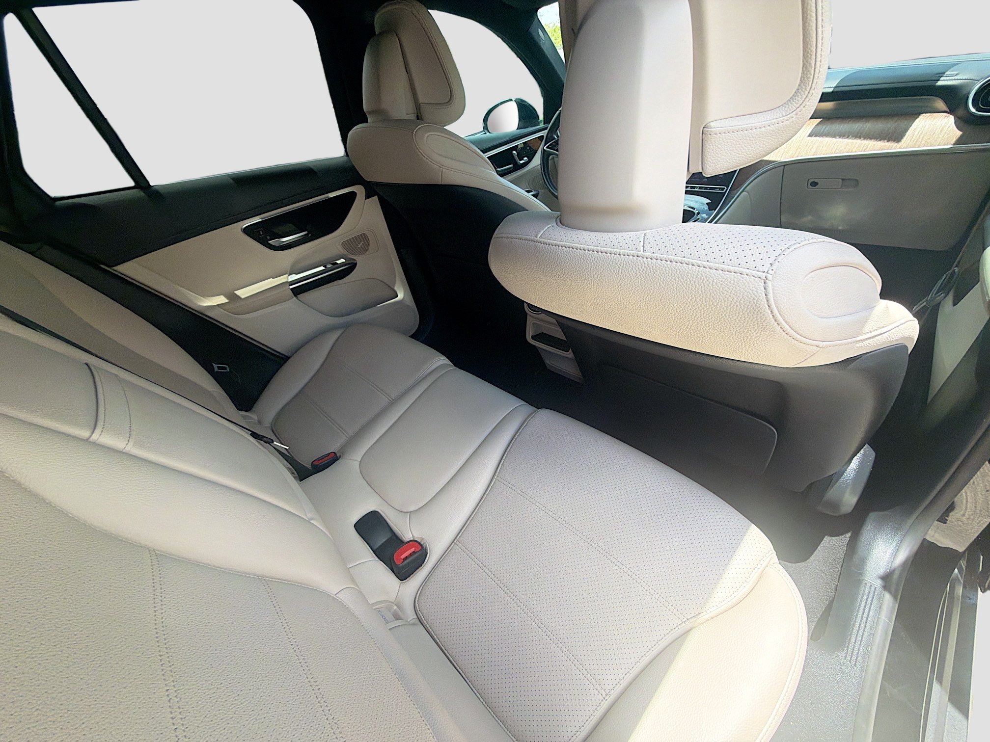 Used 2024 Mercedes-Benz GLC 300 image 29