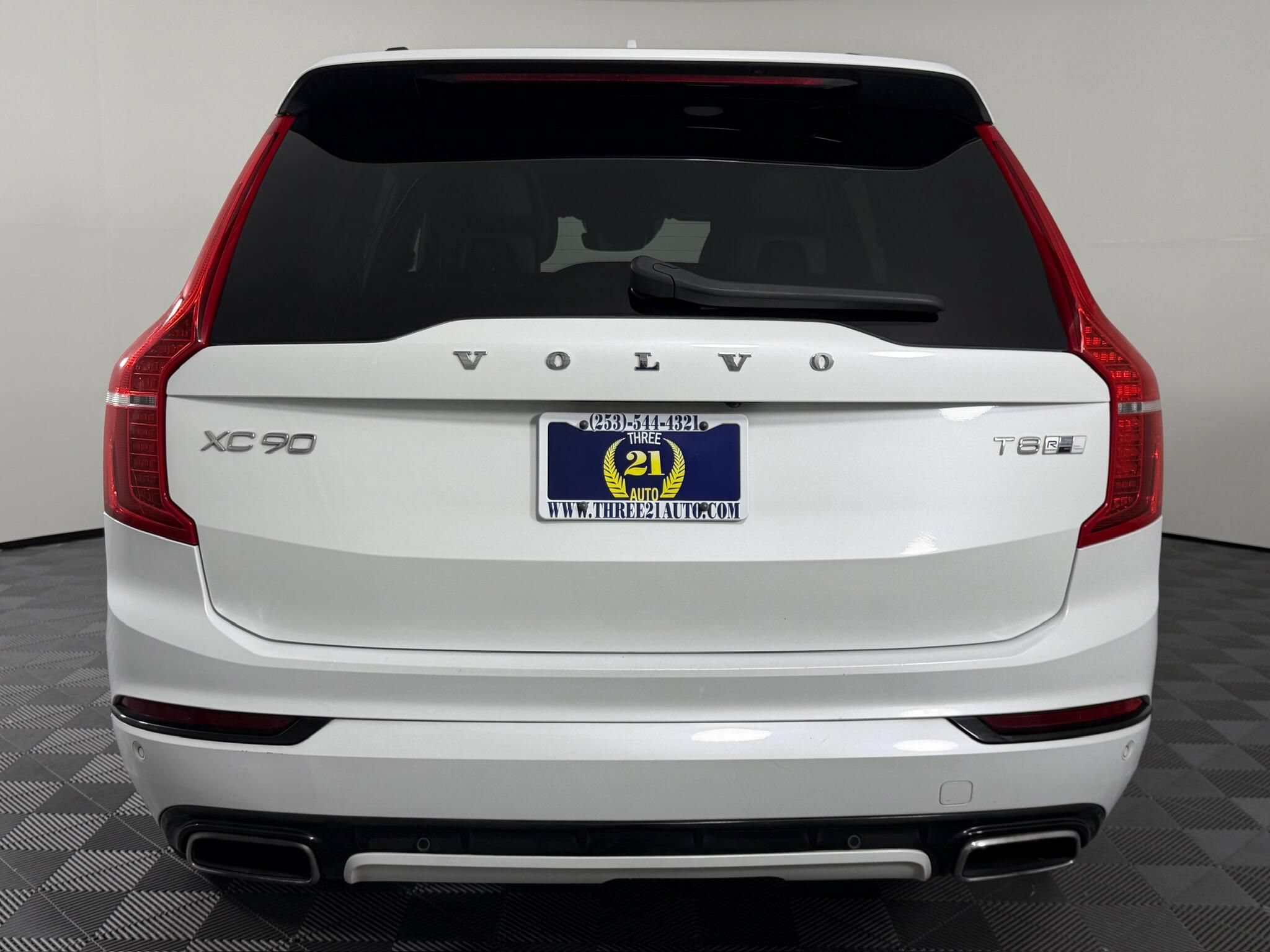 Used 2020 Volvo XC90 T8 R-Design w/ Protection Package AWD/4WD image 9