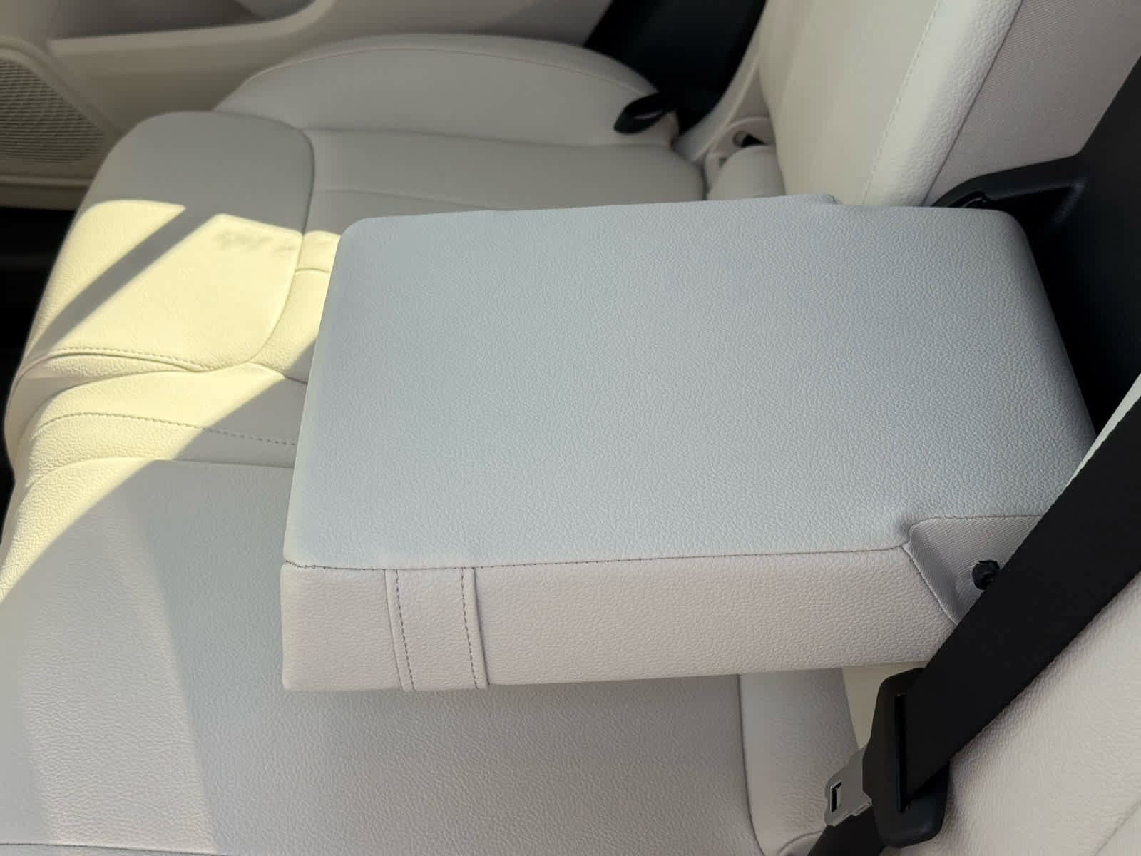 Certified 2026 Mercedes-Benz GLB 250 4MATIC image 33