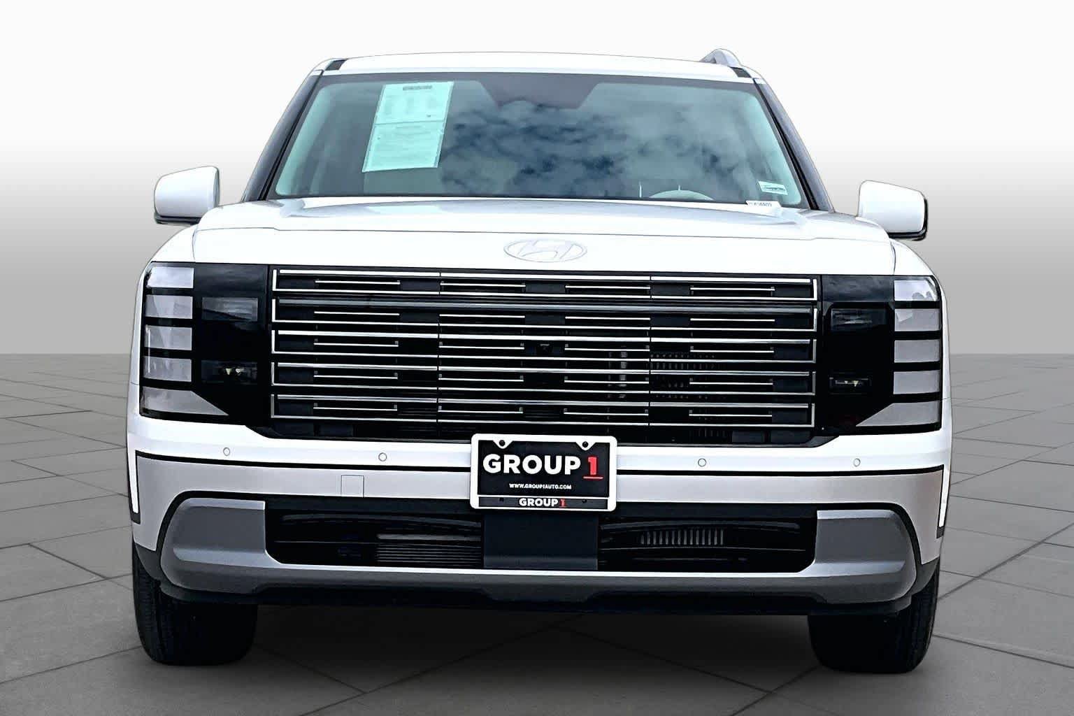 Used 2026 Hyundai Palisade SEL Premium FWD image 4