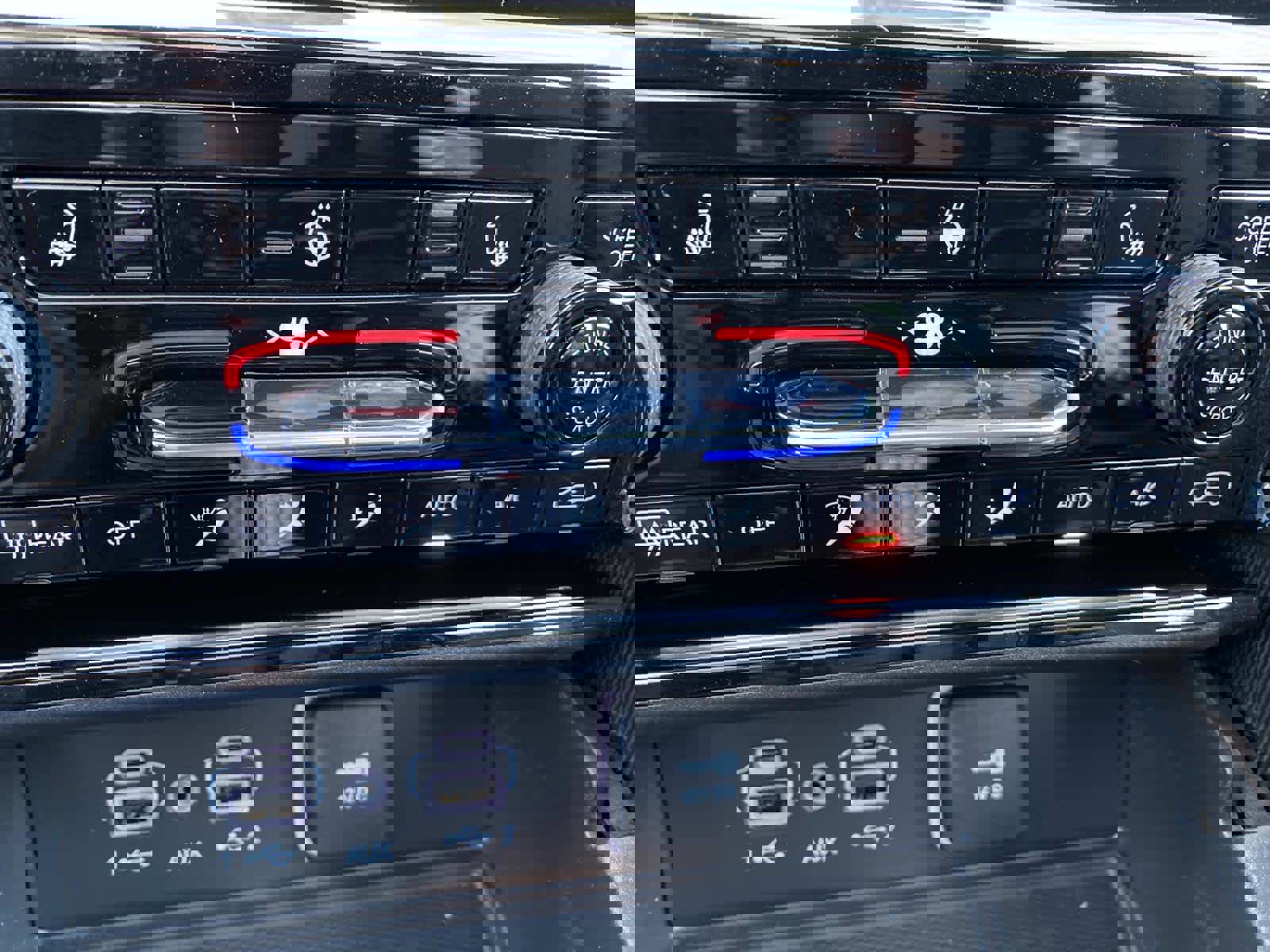 New 2025 Jeep Grand Cherokee Laredo image 14