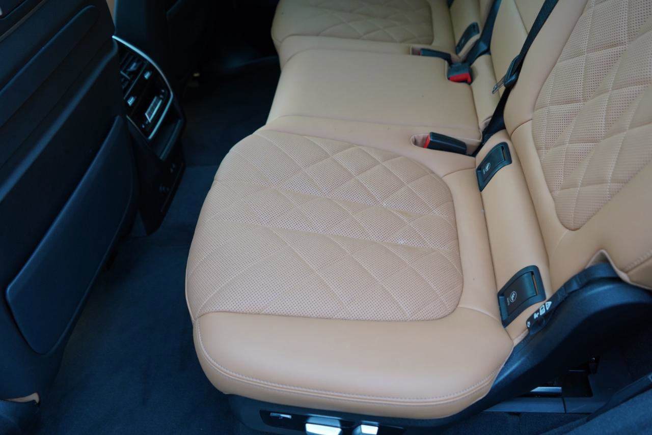 Used 2025 BMW X7 xDrive40i w/ M Sport Package image 55