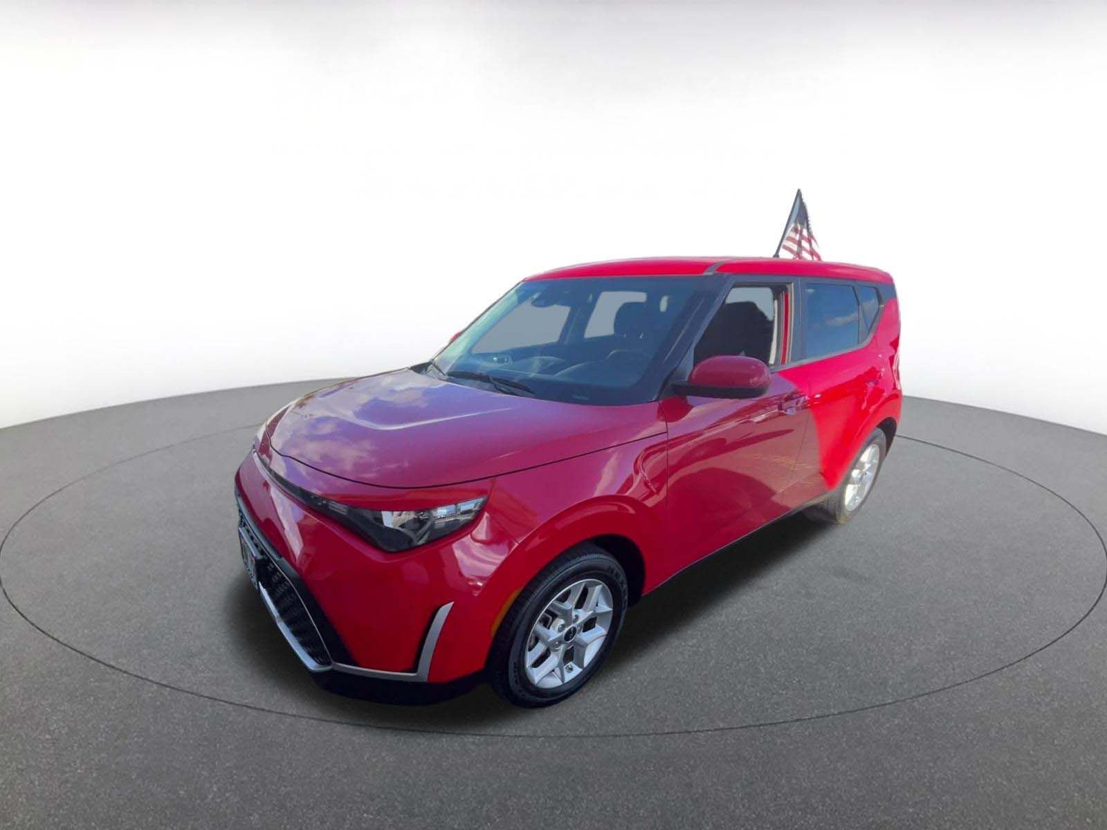 Used 2025 Kia Soul LX w/ LX Technology Package FWD image 7